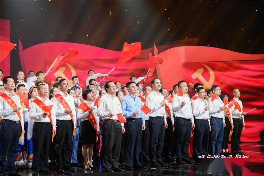 自行车为什么不会倒？